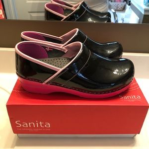 Sanita clogs